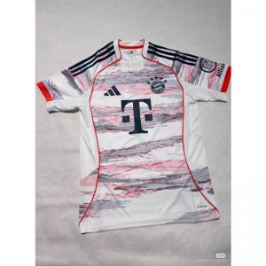25/26 Bayern Away -tröjor under dennya säsongen av