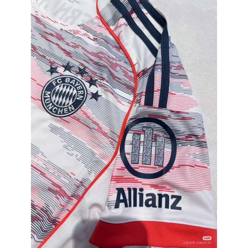 25/26 Bayern Away -tröjor under dennya säsongen av